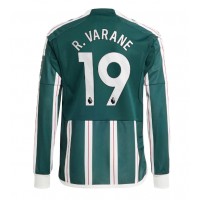 Camiseta Manchester United Raphael Varane #19 Visitante Equipación 2023-24 manga larga